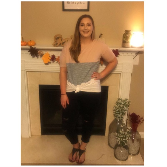 Meet your Posher, Caitlin - Picture 2 of 6